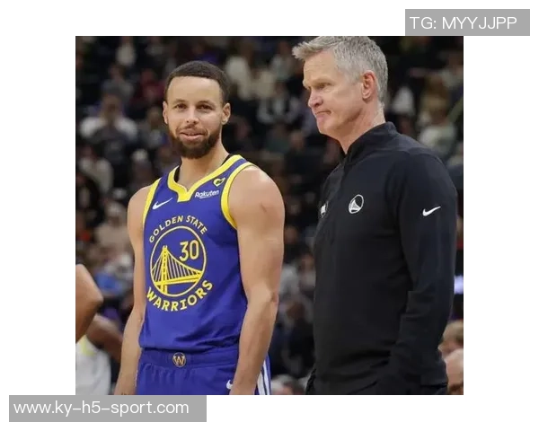 科尔称赞库里是球队核心一切战术围绕他展开